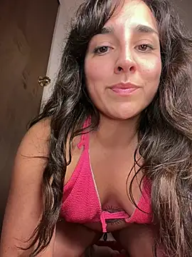 Latinaelisa online show from April 22, 2026, 3:09 am