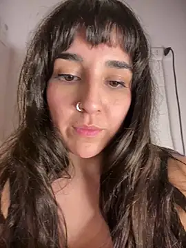 Latinaelisa online show from June 27, 2026, 4:50 am