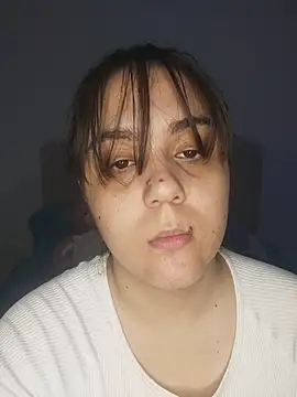 Snapshot of its_lauu_ chatting on May 8, 2026, 5:02 am its lauu online show from May 8, 2026, 5:02 am