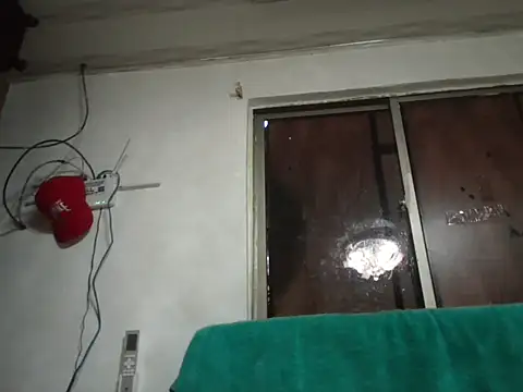 Quillero18 online show from February 9, 2026, 3:49 pm