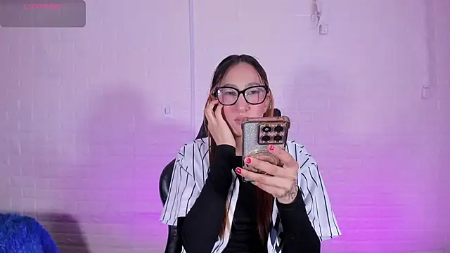 Sara Love 1 online show from March 25, 2026, 3:34 am