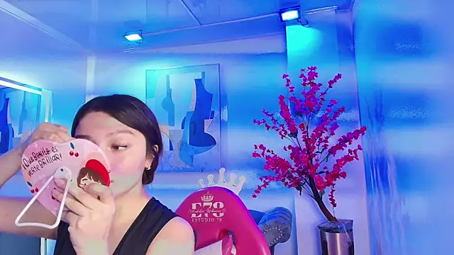 Chloe dolly online show from April 21, 2026, 11:16 am