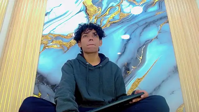 Snapshot of DaviidBuckx_ chatting on February 27, 2026, 2:00 am DaviidBuckx online show from February 27, 2026, 2:00 am