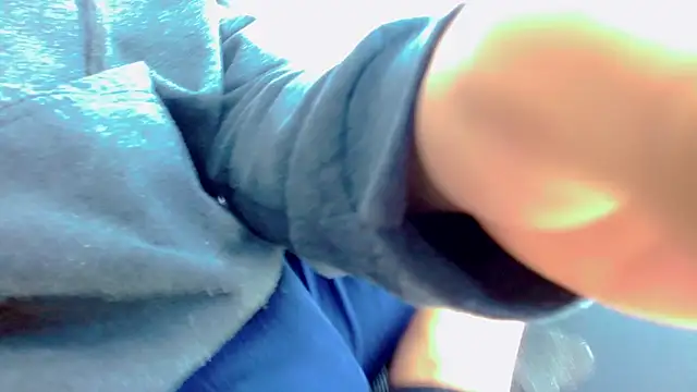 Snapshot of DaviidBuckx_ chatting on March 1, 2026, 2:08 pm DaviidBuckx online show from March 1, 2026, 2:08 pm