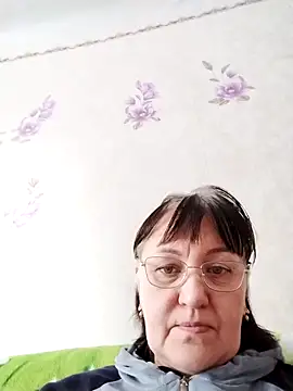 Snapshot of ViolaStar75 chatting on February 18, 2026, 7:04 am ViolaStar75 online show from February 18, 2026, 7:04 am