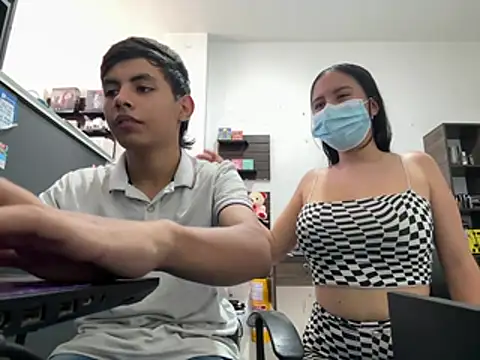 Snapshot of two_cam_latin chatting on February 22, 2026, 5:00 pm two cam latin online show from February 22, 2026, 5:00 pm