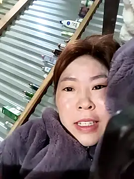 Yiyoongg online show from April 3, 2026, 12:30 am