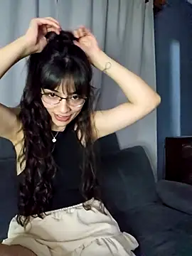 VelvetSolez online show from March 18, 2026, 3:31 am