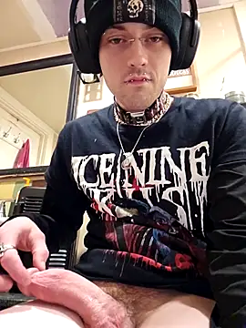 Snapshot of IgnitedShipyard chatting on April 15, 2026, 1:12 am IgnitedShipyard online show from April 15, 2026, 1:12 am