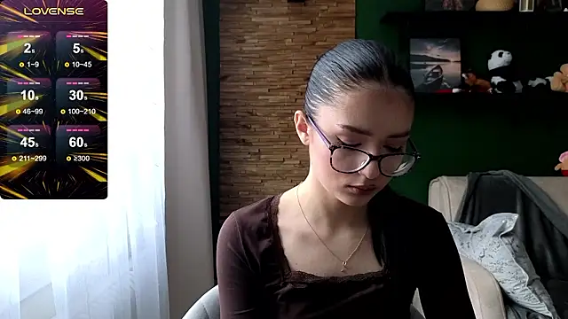 Snapshot of Whitney11_1131 chatting on February 23, 2026, 7:06 am Whitney11 1131 online show from February 23, 2026, 7:06 am