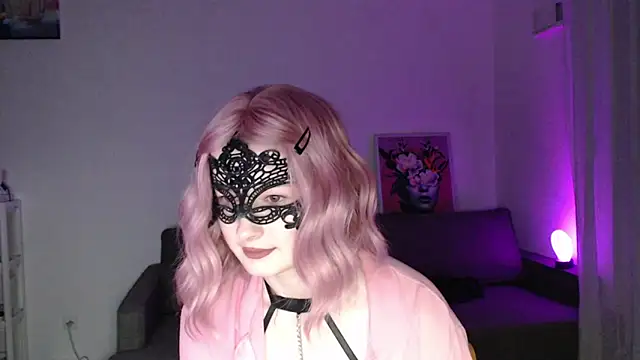 LunaXcherry online show from February 26, 2026, 5:12 pm