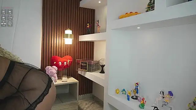 ZoeFantasyx online show from February 13, 2026, 7:32 pm