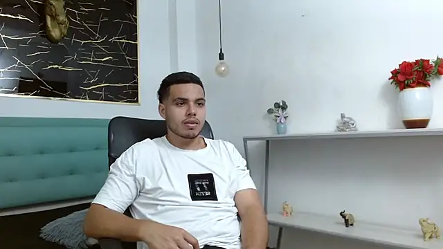 Snapshot of Trevor_Ash chatting on February 12, 2026, 3:12 am Trevor Ash online show from February 12, 2026, 3:12 am