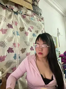 Strawberry-wet online show from March 14, 2026, 12:43 pm