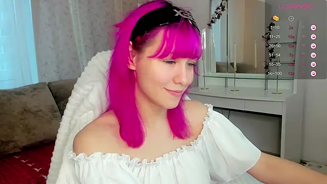 EmilyTrase online show from May 10, 2026, 1:11 am