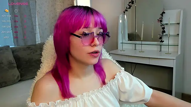 EmilyTrase online show from May 17, 2026, 1:14 am