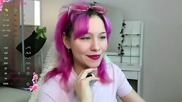 EmilyTrase online show from May 21, 2026, 1:12 am