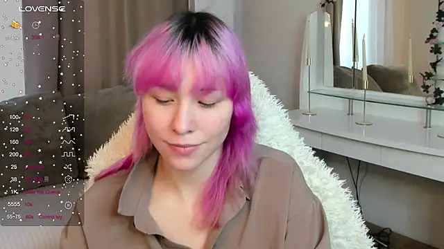 EmilyTrase online show from May 27, 2026, 1:13 am