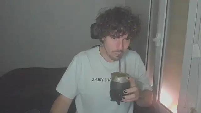 Snapshot of joaquin420_hot chatting on February 13, 2026, 10:33 am joaquin420 hot online show from February 13, 2026, 10:33 am