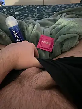 Snapshot of Thomascrtz chatting on April 8, 2026, 7:25 pm Thomascrtz online show from April 8, 2026, 7:25 pm