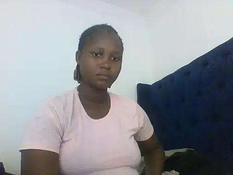 Snapshot of shyNia chatting on February 15, 2026, 10:03 am shyNia online show from February 15, 2026, 10:03 am