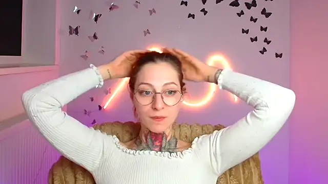 Esmi Winter online show from March 4, 2026, 10:16 pm