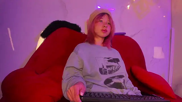 Snapshot of kitty_gang_ chatting on February 16, 2026, 1:29 pm kitty gang online show from February 16, 2026, 1:29 pm