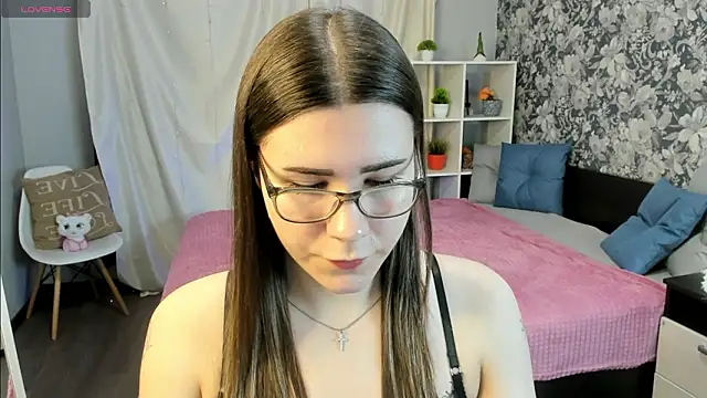 Coraline kitty online show from March 22, 2026, 8:18 am