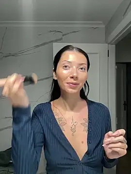 Karmenlovex online show from March 10, 2026, 5:51 pm