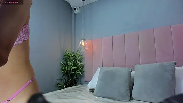 ChloeStars  online show from April 15, 2026, 9:15 pm