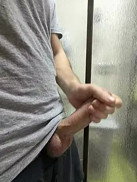 buyukyarak31 online show from March 1, 2026, 10:01 pm