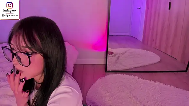 Snapshot of ariyastar chatting on July 4, 2026, 2:01 pm ariyastar online show from July 4, 2026, 2:01 pm