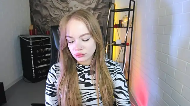 AmyNox online show from April 11, 2026, 7:45 am