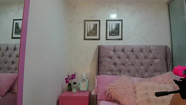 LuciadelaVega online show from February 26, 2026, 11:31 am