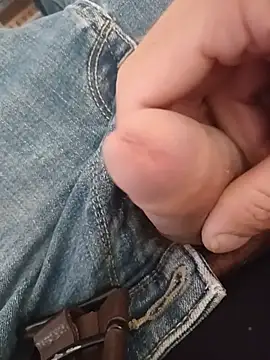 josef197712 online show from July 4, 2026, 6:14 pm