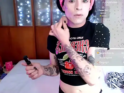 Snapshot of DanniHotBoy02 chatting on February 24, 2026, 4:16 pm DanniHotBoy02 online show from February 24, 2026, 4:16 pm