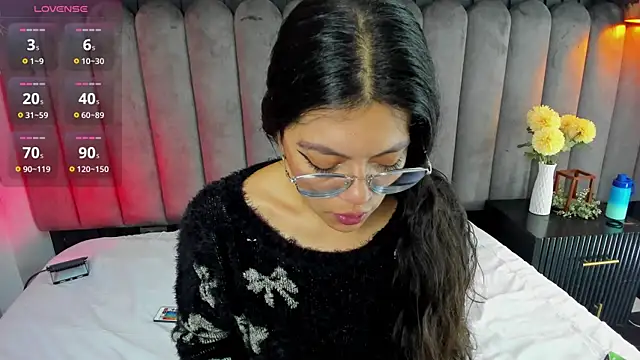 Lanadelrey 1 online show from March 23, 2026, 12:09 pm