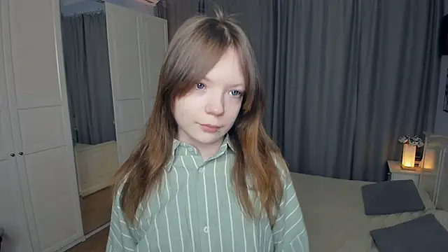 Snapshot of LavenderMitten chatting on February 23, 2026, 5:05 am LavenderMitten online show from February 23, 2026, 5:05 am