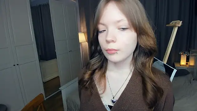 Snapshot of LavenderMitten chatting on February 28, 2026, 5:19 am LavenderMitten online show from February 28, 2026, 5:19 am