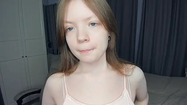 LavenderMitten online show from April 9, 2026, 5:51 am