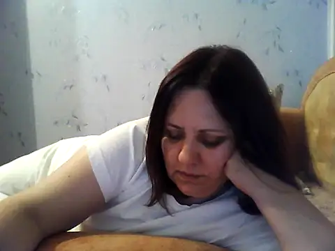 LockyCharm111 online show from May 31, 2026, 6:42 pm