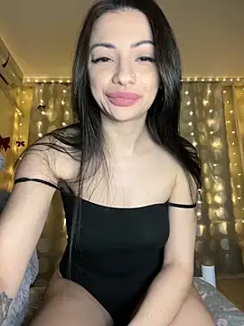 Layana Ro online show from March 3, 2026, 8:48 pm