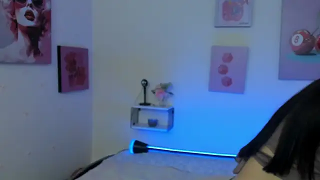 AnnyCotton online show from April 15, 2026, 7:32 pm