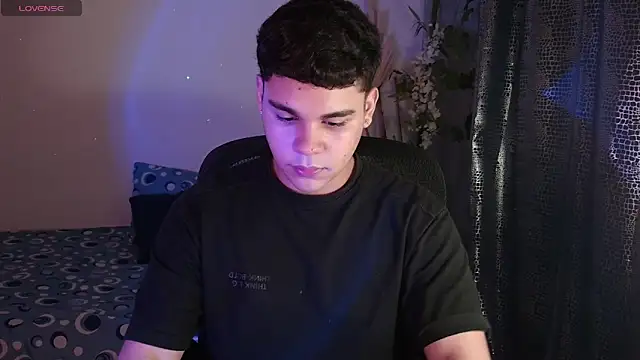 eithan jonnes online show from March 5, 2026, 8:27 pm