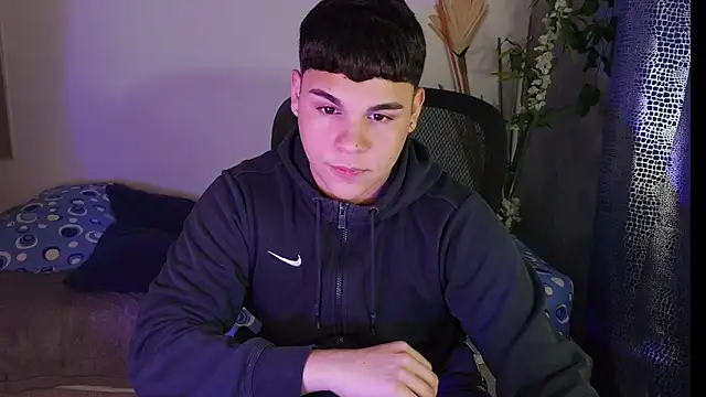 eithan jonnes online show from April 10, 2026, 9:19 pm