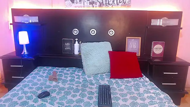 ShannySweett online show from April 12, 2026, 11:10 pm