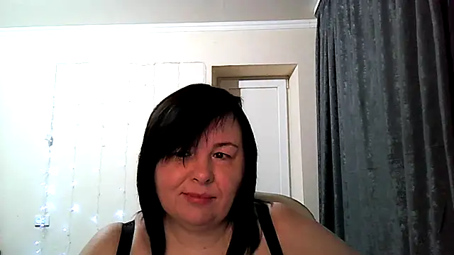 Snapshot of EmilliXXX chatting on February 22, 2026, 3:51 am EmilliXXX online show from February 22, 2026, 3:51 am