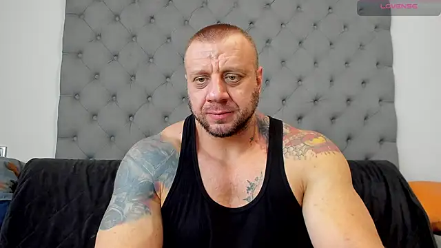 Snapshot of Samson_Legend chatting on December 15, 2025, 10:30 am Samson Legend online show from December 15, 2025, 10:30 am