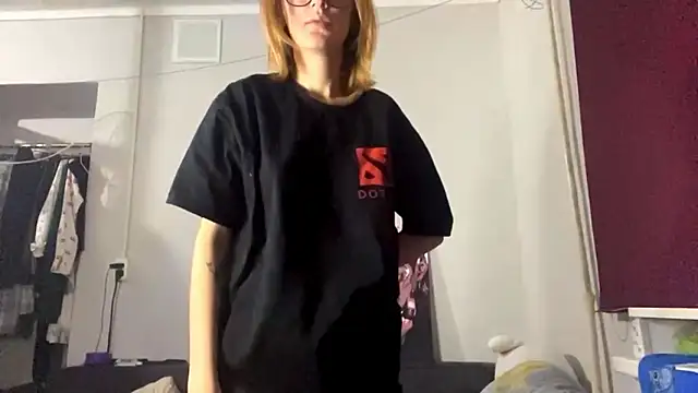 Snapshot of Sweety_Burger chatting on February 11, 2026, 4:12 pm Sweety Burger online show from February 11, 2026, 4:12 pm