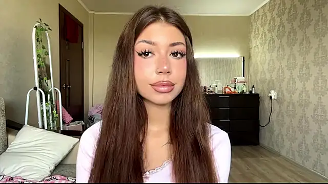 Snapshot of You_Club_Winx chatting on June 14, 2026, 7:32 am You Club Winx online show from June 14, 2026, 7:32 am